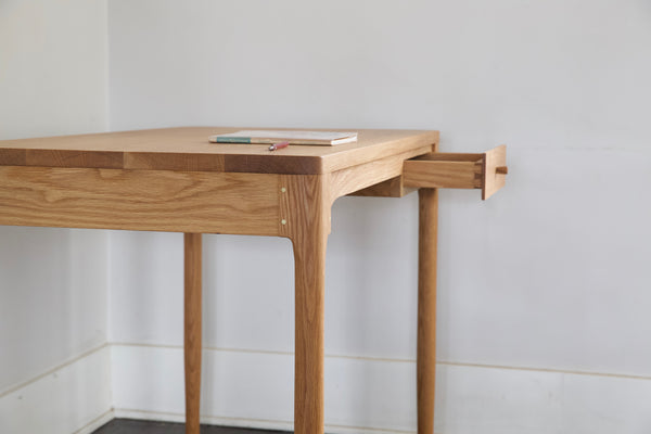 04 Writing Desk