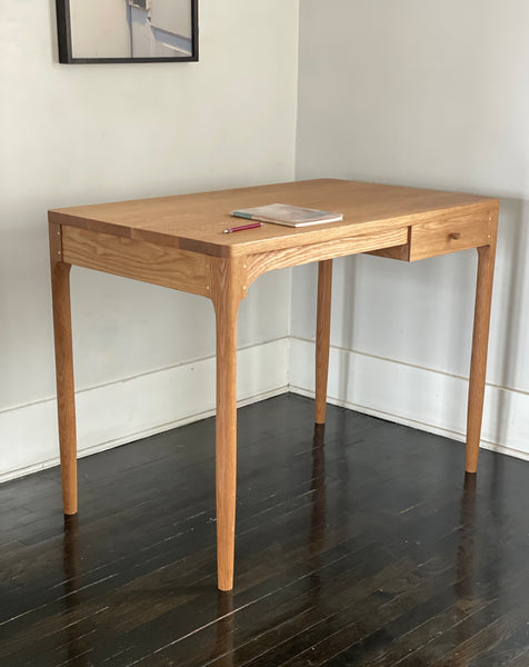 04 Writing Desk