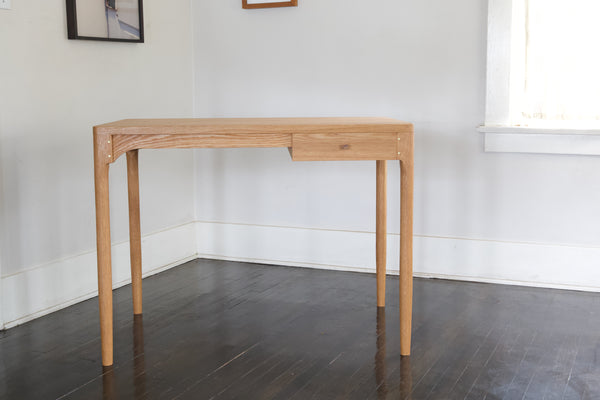 04 Writing Desk