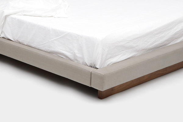 101082 Upholstered Bed