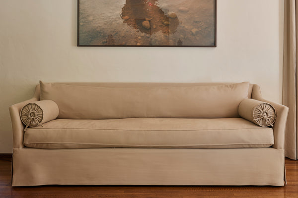 Curved Arm Sofa_Solid Color